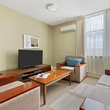 Launceston Central Apartment Hotel Official Екстериор снимка