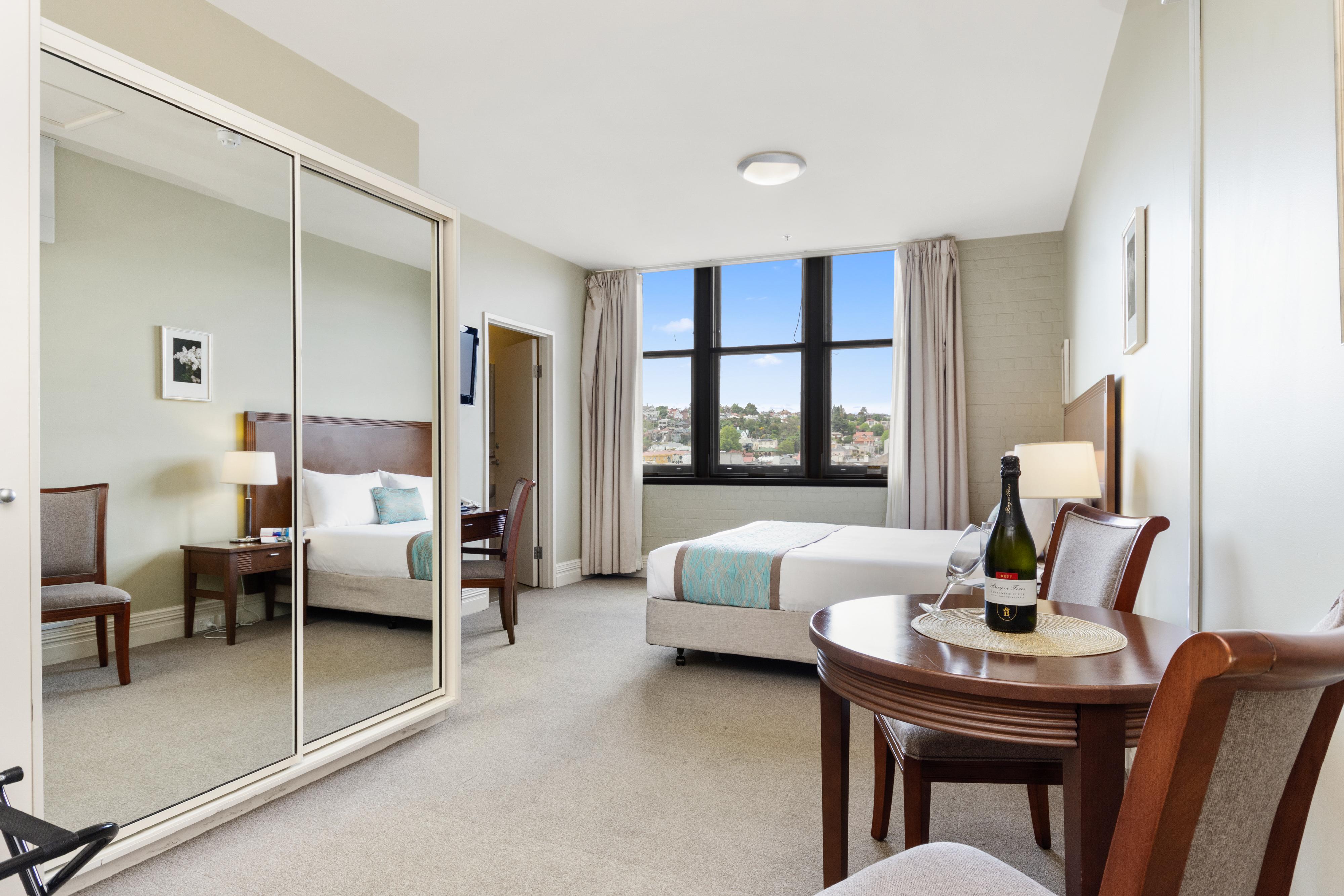 Launceston Central Apartment Hotel Official Екстериор снимка