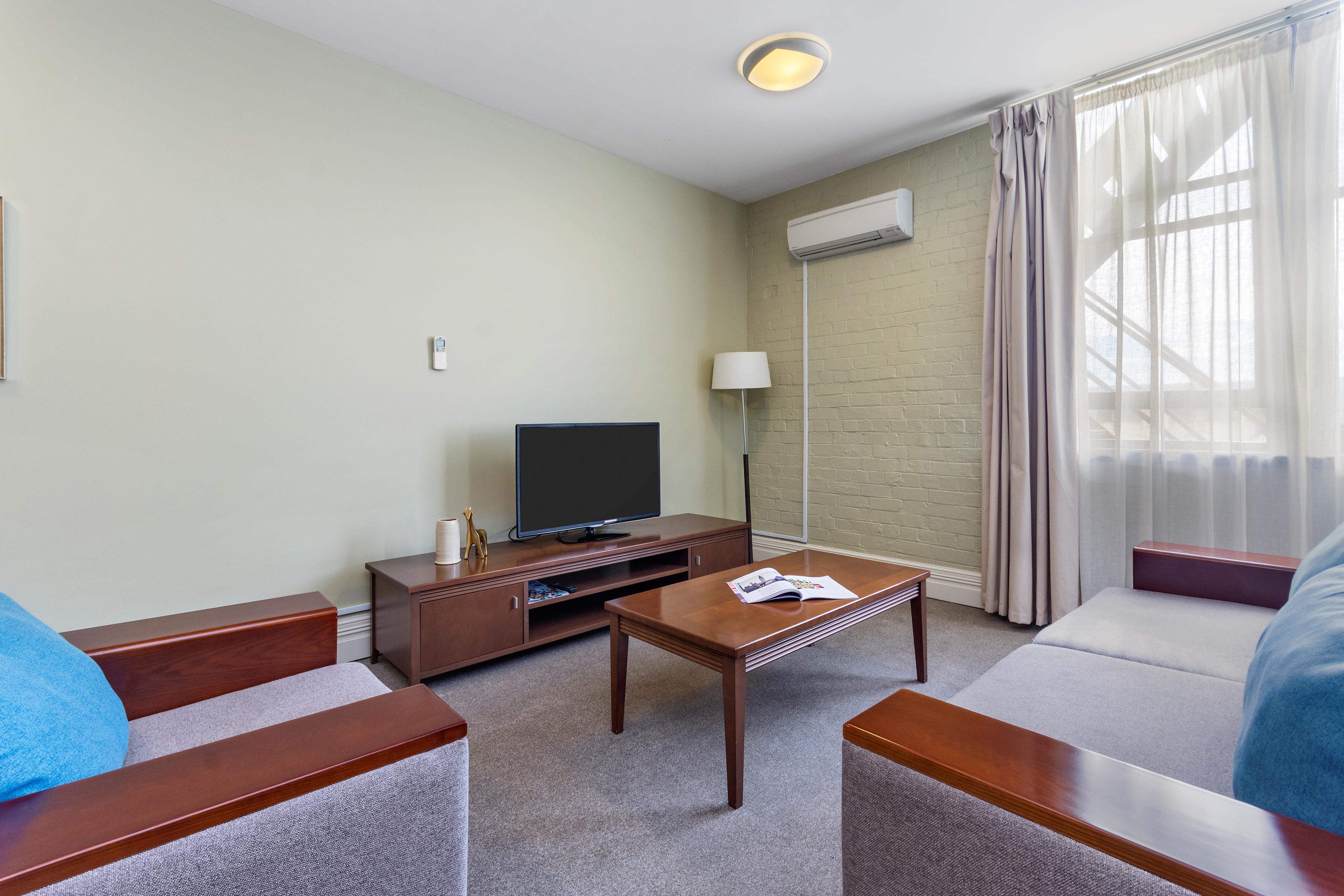 Launceston Central Apartment Hotel Official Екстериор снимка