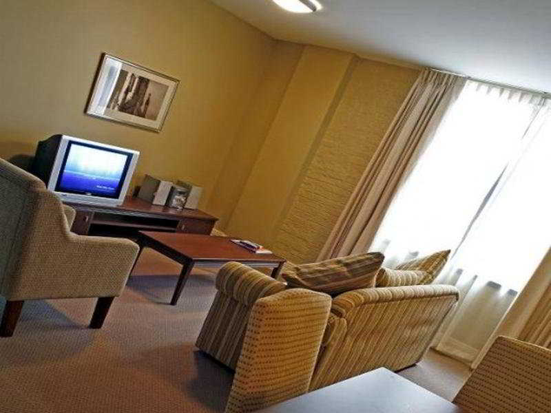 Launceston Central Apartment Hotel Official Стая снимка