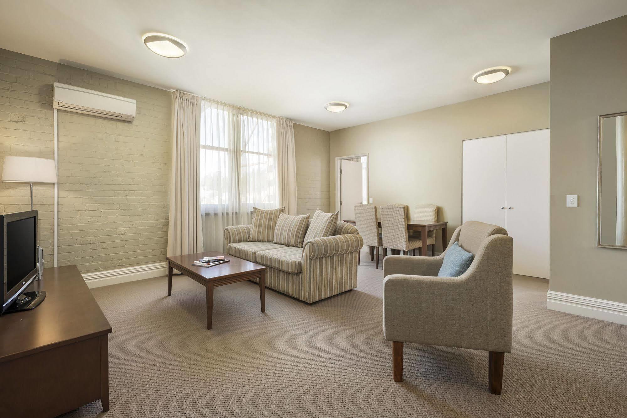 Launceston Central Apartment Hotel Official Екстериор снимка