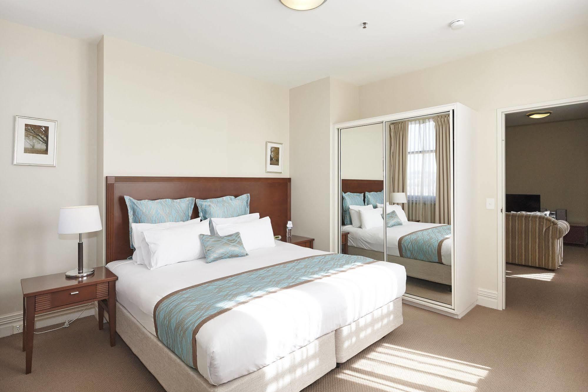 Launceston Central Apartment Hotel Official Екстериор снимка