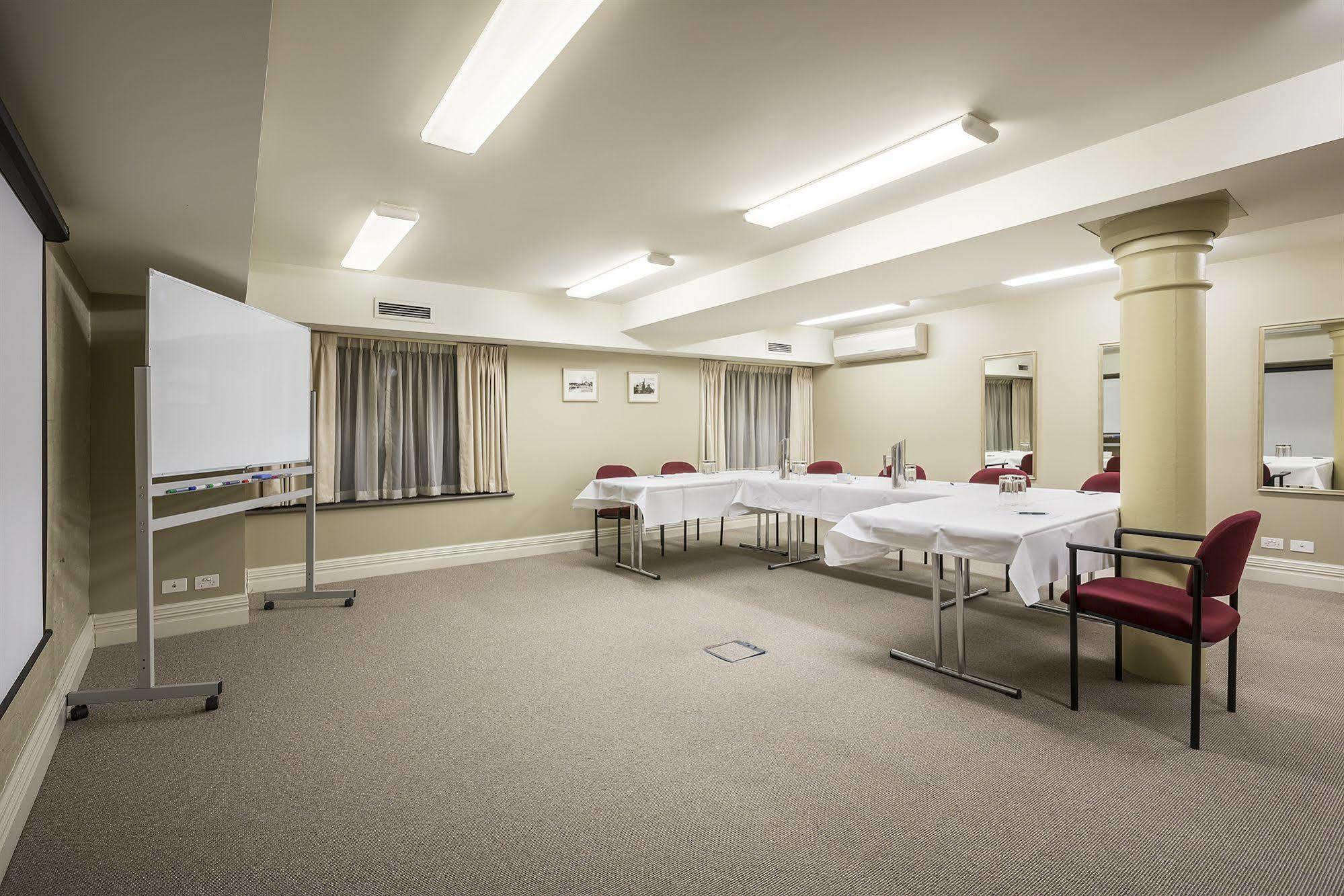 Launceston Central Apartment Hotel Official Екстериор снимка