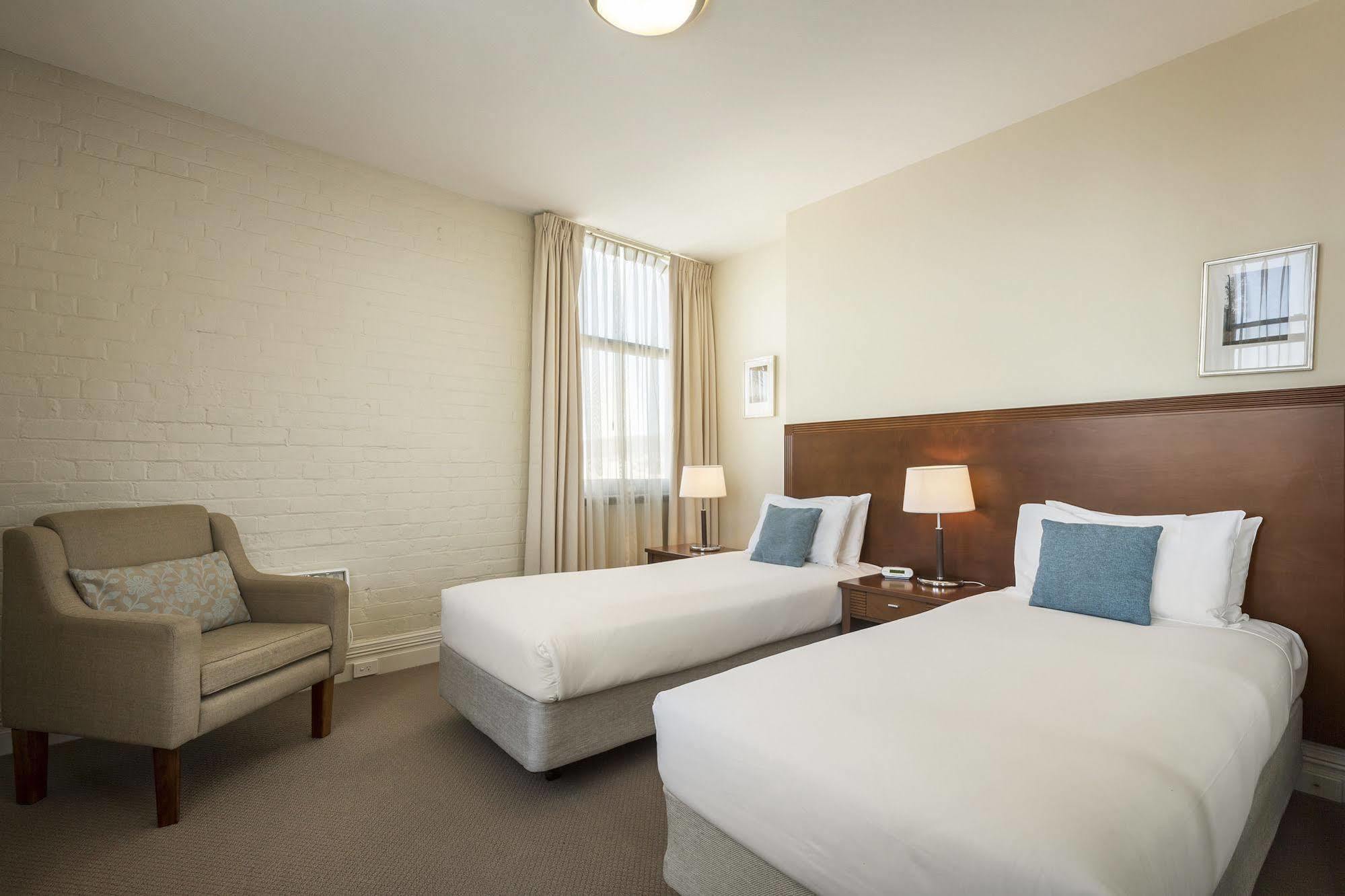 Launceston Central Apartment Hotel Official Екстериор снимка